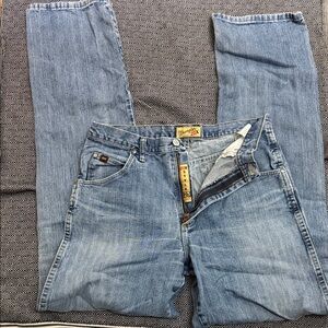 Wrangler Relaxed Straight Fit Light Blue Jeans 32x38